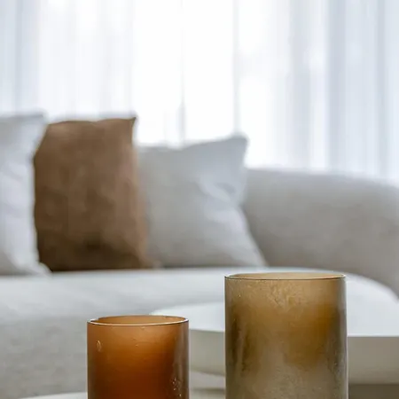Elegant Design Liselot Near The